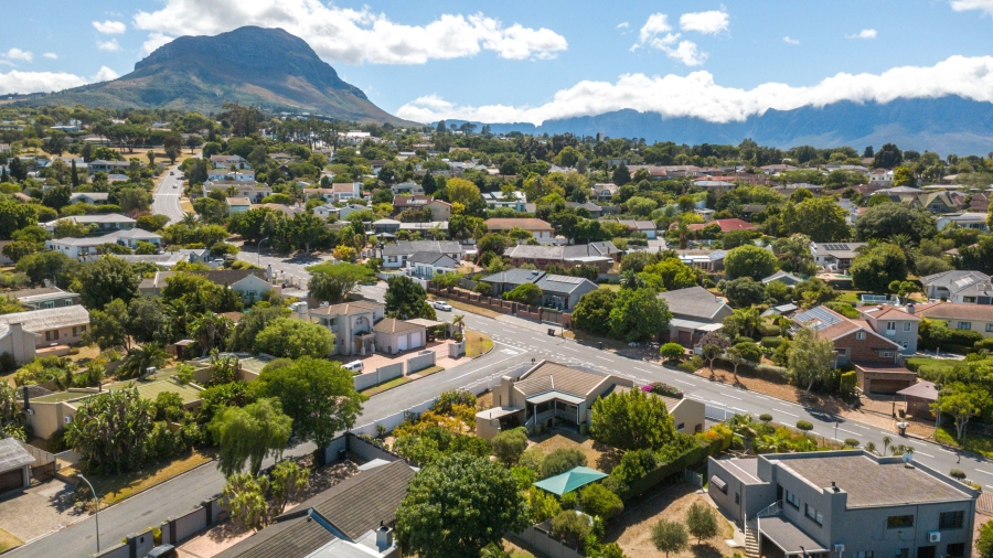 3 Bedroom Property for Sale in Die Wingerd Western Cape